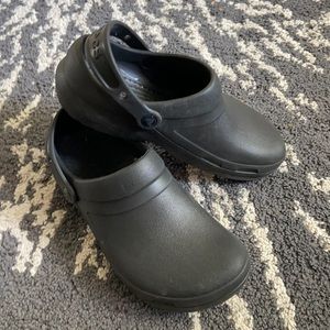 Black Solid Crocs